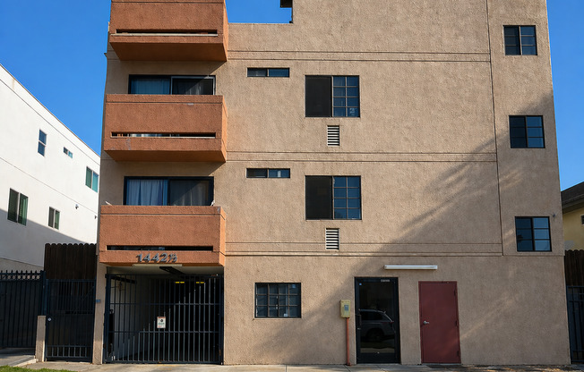 14423 Tiara Street