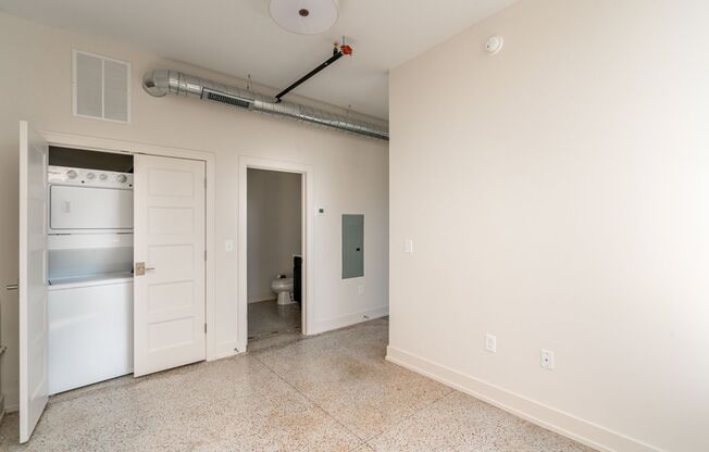 1 bed, 1 bath, $1,000, Unit 875 Michigan Ave Apt. 303