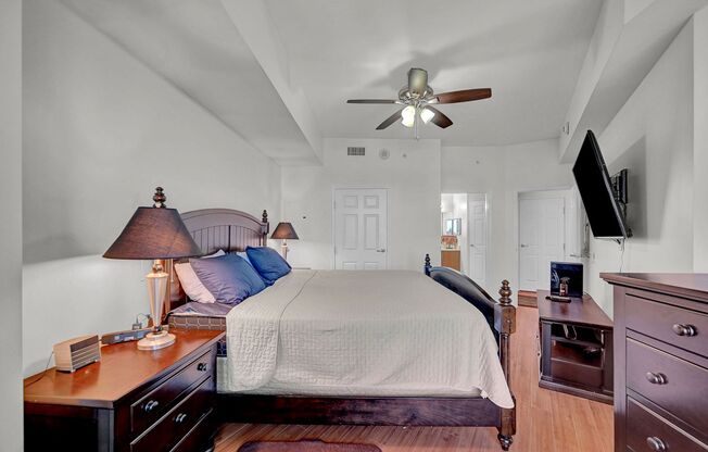1 bed, 1 bath, $1,925, Unit # 811