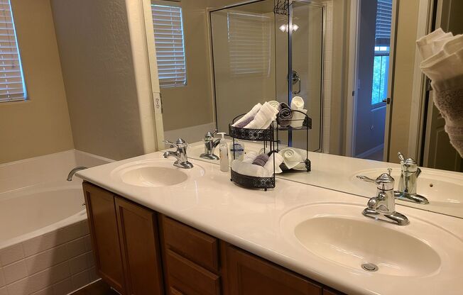 Fully Furnished 3 Bedrooms 2 Car Garage with Community Pool & Spa