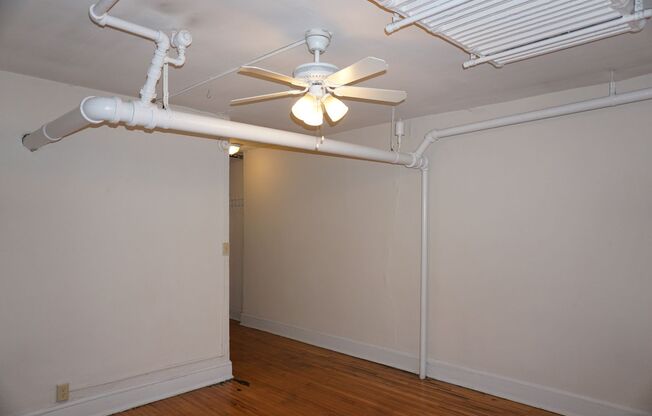 23  -  1525 LaSalle