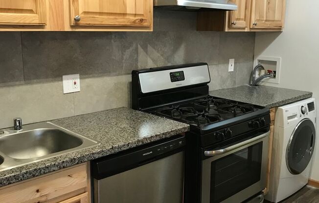 1 bed, 1 bath, $1,079, Unit 206