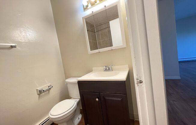 1 bed, 1 bath, 660 sqft, $885, Unit Unit 107