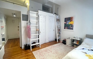 Studio, 1 bath, $3,750, Unit 4D