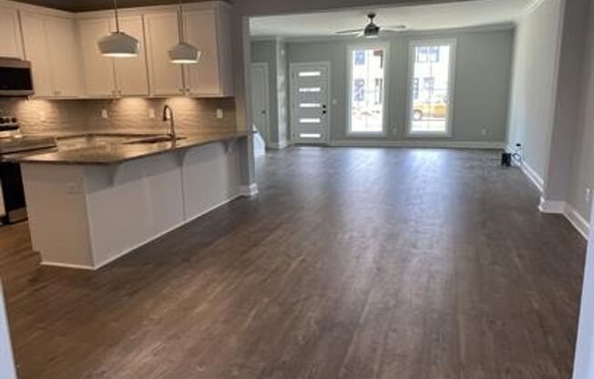 Beautiful New Townhouse in the Heart of Murfreesboro!