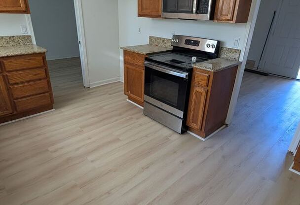 Large 4 bedroom in Orangevale with huge yard