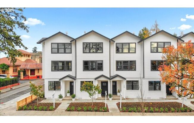 3 Bedroom Westmorland Townhome!!