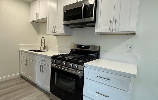 1 bed, 1 bath, 525 sqft, $1,925, Unit 9165-9