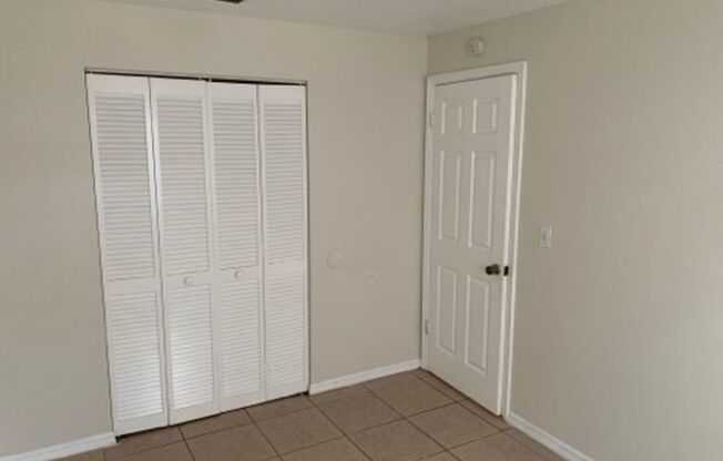 2 beds, 1 bath, $1,300