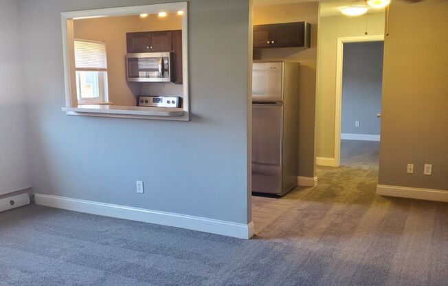 1 bed, 1 bath, 550 sqft, $1,295, Unit B05