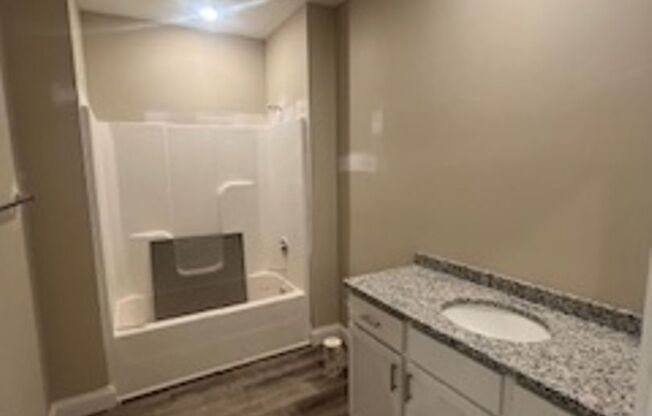 3 beds, 2 baths, 1,205 sqft, $1,300, Unit 218