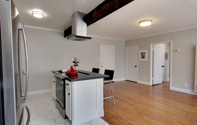 1 bed, 1 bath, 775 sqft, $1,994, Unit 3142 APT. 09