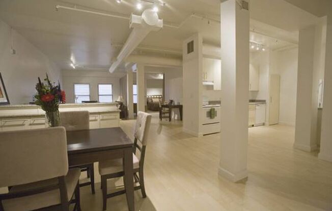 1 bed, 1 bath, 1,033 sqft, $2,524, Unit 1023-308