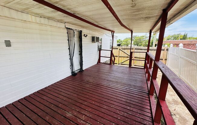 2 Bed 1.5 Bath, Minutes from Tarpon Springs