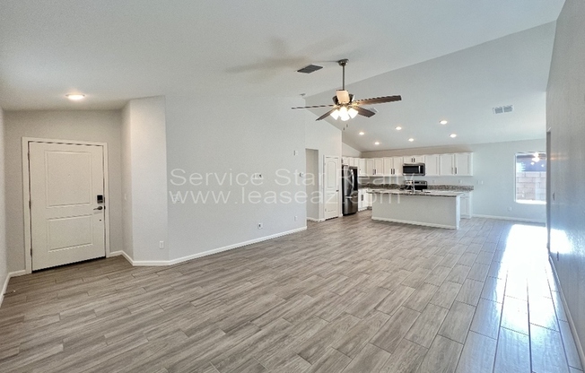 1764 E DESERT BREEZE PL