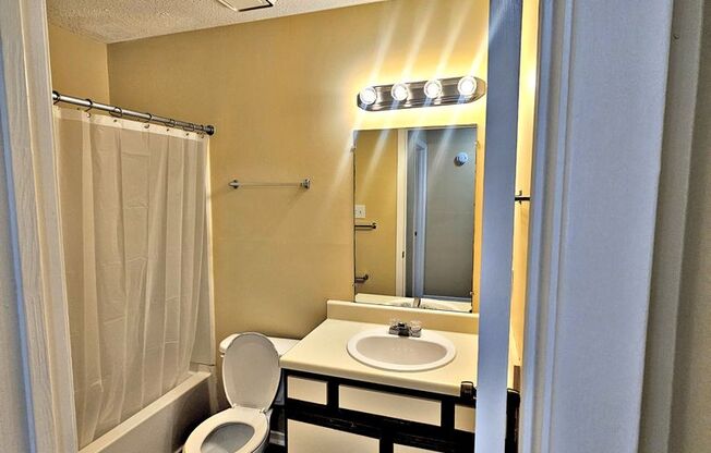 1 bed, 1 bath, 725 sqft, $750, Unit Apt 702