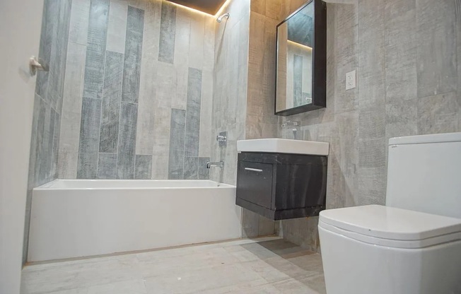 562 Park Pl 3F