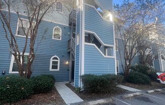 Coming Soon, Ground unit! 2 BR Central College Rd across from UNCW. Court yard Condo. Love living in the heart of Wilmington! Close to UNCW, shopping, restaurants, Wrightsville Beach! Pool!