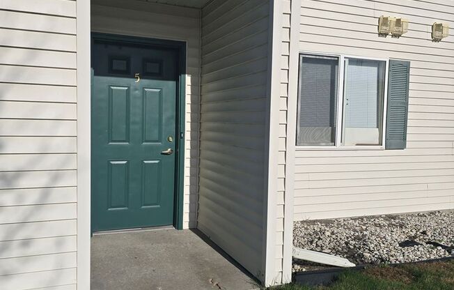 2 beds, 1 bath, 856 sqft, $1,269, Unit PL   7305