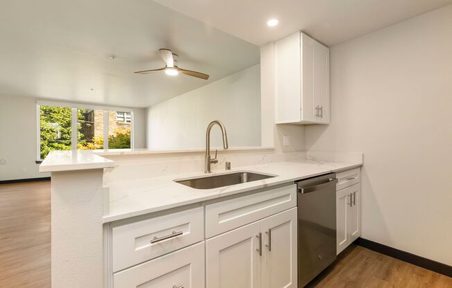 1 bed, 1 bath, 634 sqft, $2,345, Unit 306