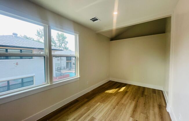 3 beds, 2 baths, 1,200 sqft, $2,599, Unit 1517-01