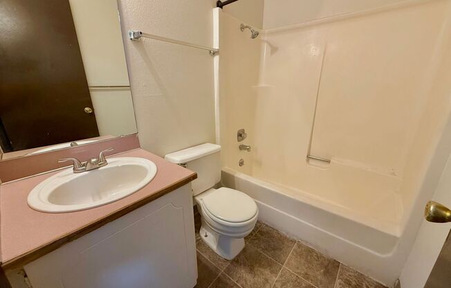 3 beds, 1.5 baths, 1,022 sqft, $1,499, Unit E36