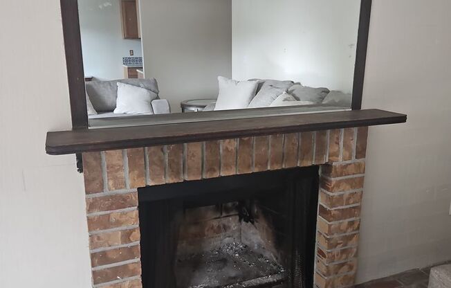 Renton Sunset Heights Condominiums - 2 bedroom 1 bathroom lower floor unit - Water,Sewer & Garbage included- Available Nov 1st!