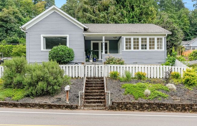 Charming 3 Bed, 2 Bath Rental Home in Oregon City!