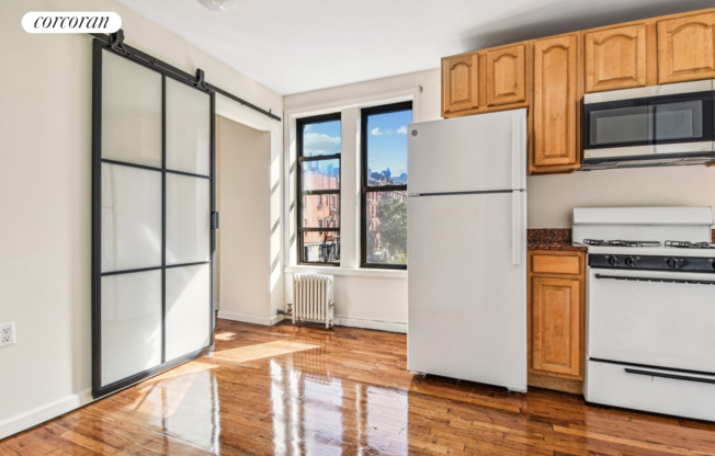 242 East 10th St