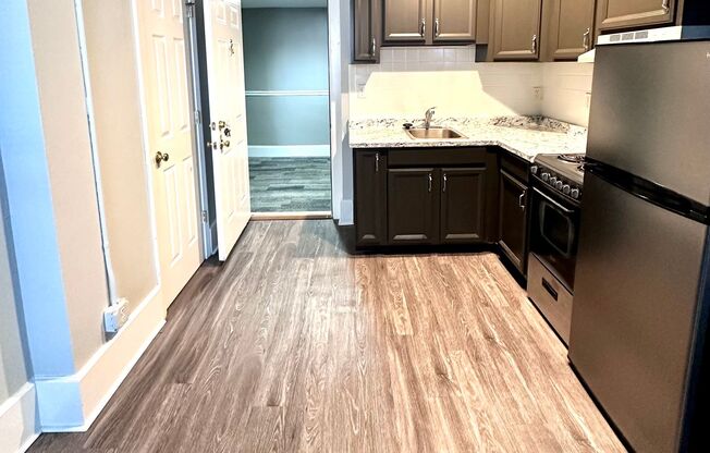 Studio, 1 bath, 255 sqft, $1,395, Unit 906