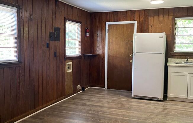 2 beds, 1 bath, $1,650