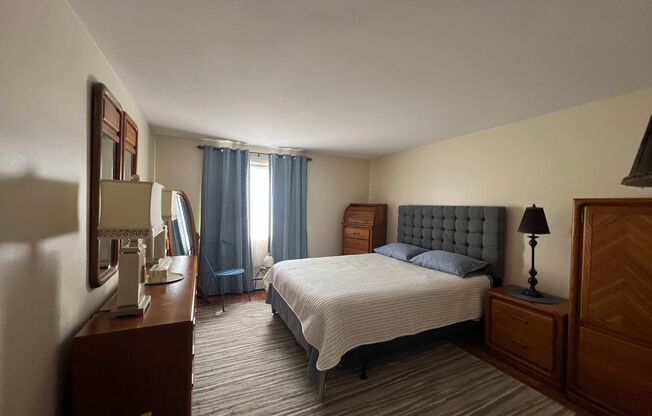 2 beds, 1 bath, 920 sqft, $1,150, Unit 2550-A2