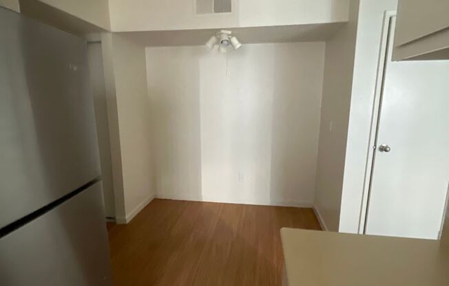 1 bed, 1 bath, 592 sqft, $925, Unit 17