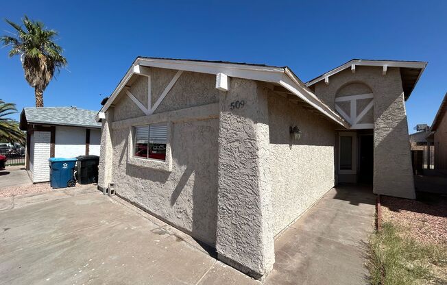 Beautiful single story- 3Bed/2Bath home located in Henderson