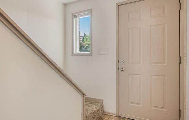 2 beds, 1.5 baths, 1,100 sqft, $1,750, Unit 7