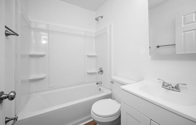 3 beds, 1 bath, 1,000 sqft, $1,700, Unit 13327 W. 12th Ave.