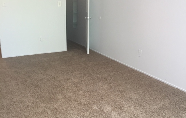 2 beds, 1 bath, 950 sqft, $1,245, Unit #311