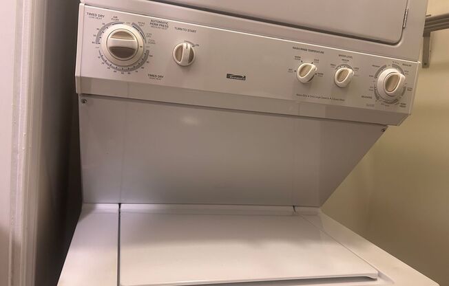 2 beds, 2 baths, $1,800, Unit Unit 1