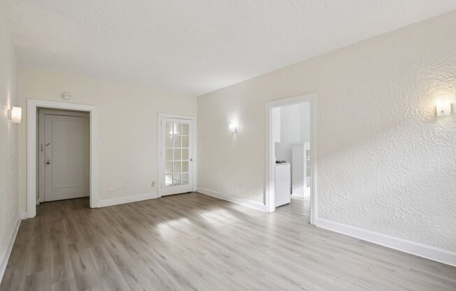 1 bed, 1 bath, 610 sqft, $1,330, Unit Bayard Manor 211