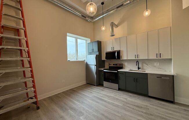 1 bed, 1.5 baths, 689 sqft, $2,400, Unit 207