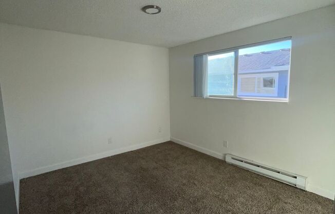 2 beds, 1 bath, 784 sqft, $1,195, Unit 22