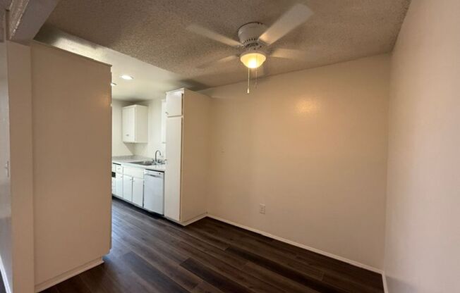 2 beds, 1 bath, 910 sqft, $2,525, Unit Q013