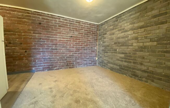 1 bed, 1 bath, $825, Unit 18