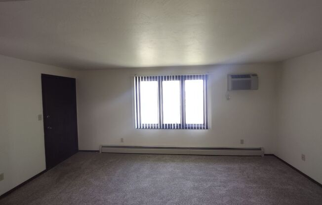 2 beds, 1 bath, 828 sqft, $1,149, Unit 1640-06