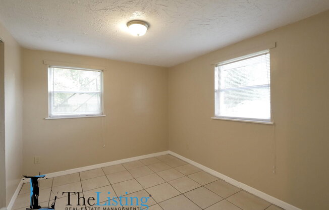 2 beds, 1 bath, 700 sqft, $1,025