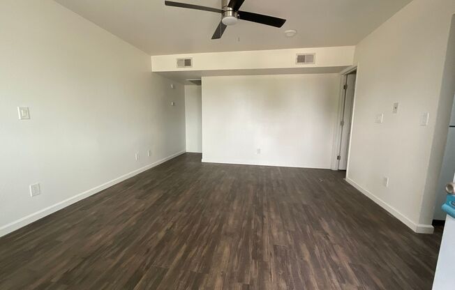 1 bed, 1 bath, 650 sqft, $1,175, Unit 201