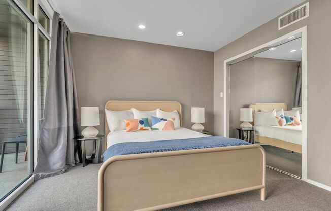 2 beds, 1 bath, 950 sqft, $2,400, Unit 308