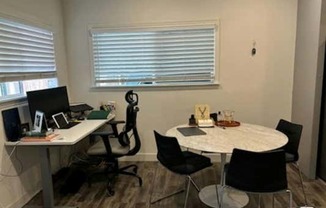 Studio, 1 bath, 600 sqft, $1,700