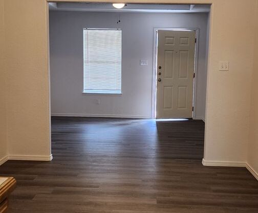 2 beds, 1 bath, $825, Unit Apt. 25