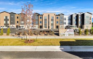 The Bookcliff: Chic 1-Bedroom Retreat: Sophisticated Living in a Prime Location